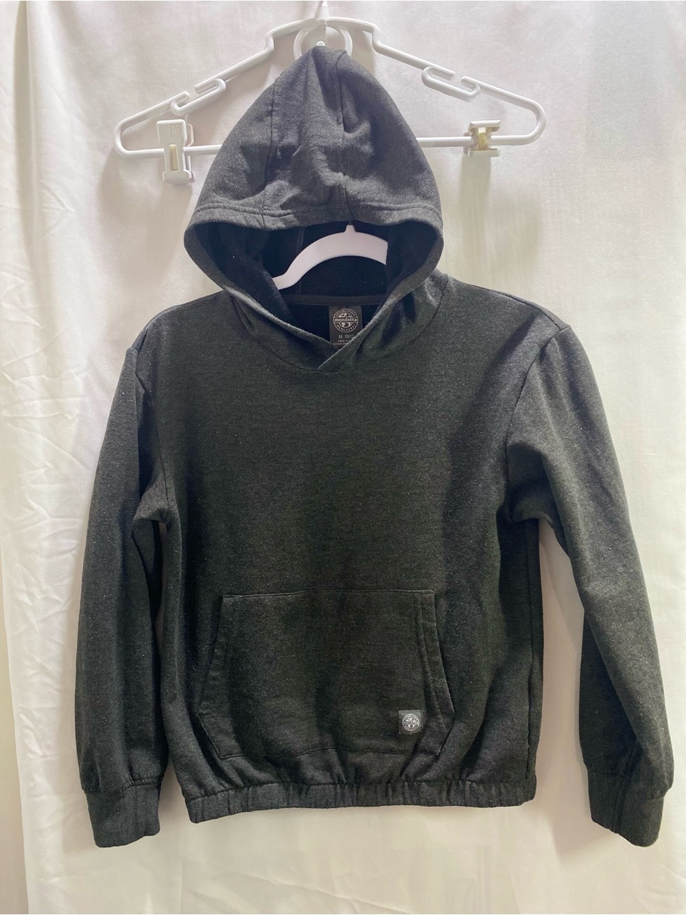 Mondetta Boys Medium 10/12 Black Pullover Hoodie Pockets Logo Solid Long Sleeve